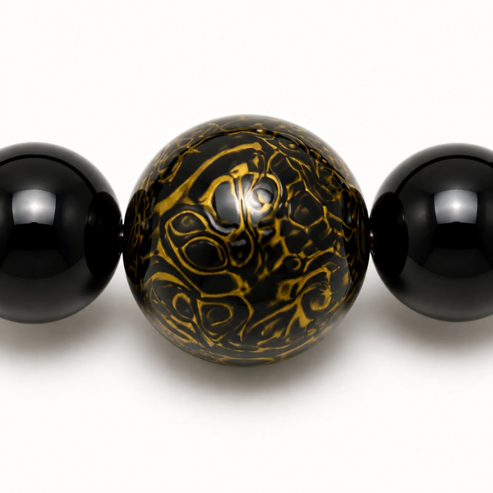 Urushi Lacquer & Black Onyx Beaded Bracelet - detail view