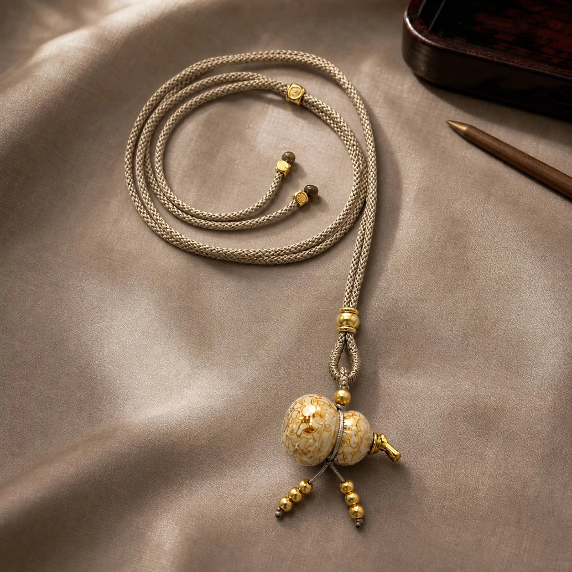 Chinese Lacquerware Gourd Necklace - Cream & Gold