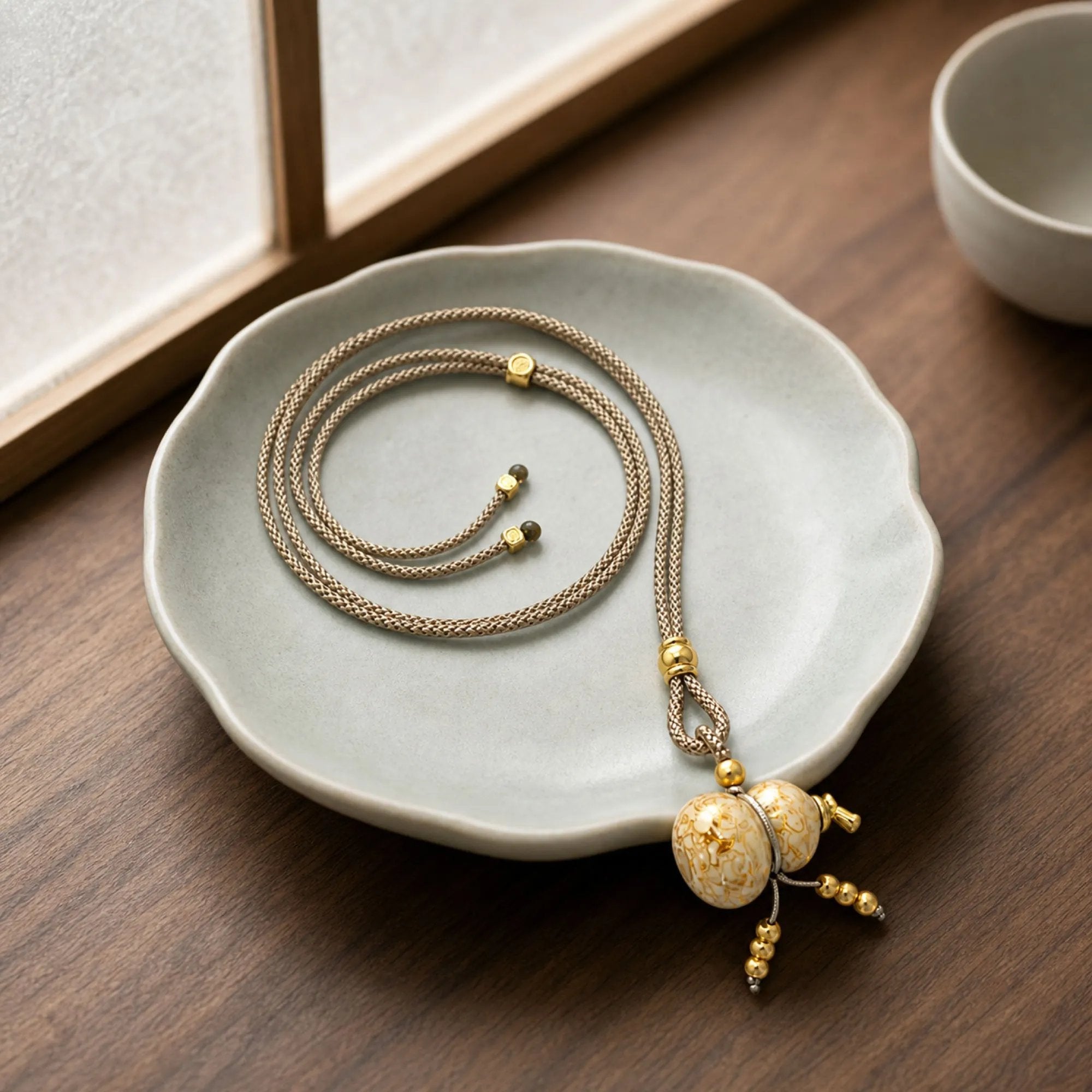 Chinese Lacquerware Gourd Necklace - Cream & Gold