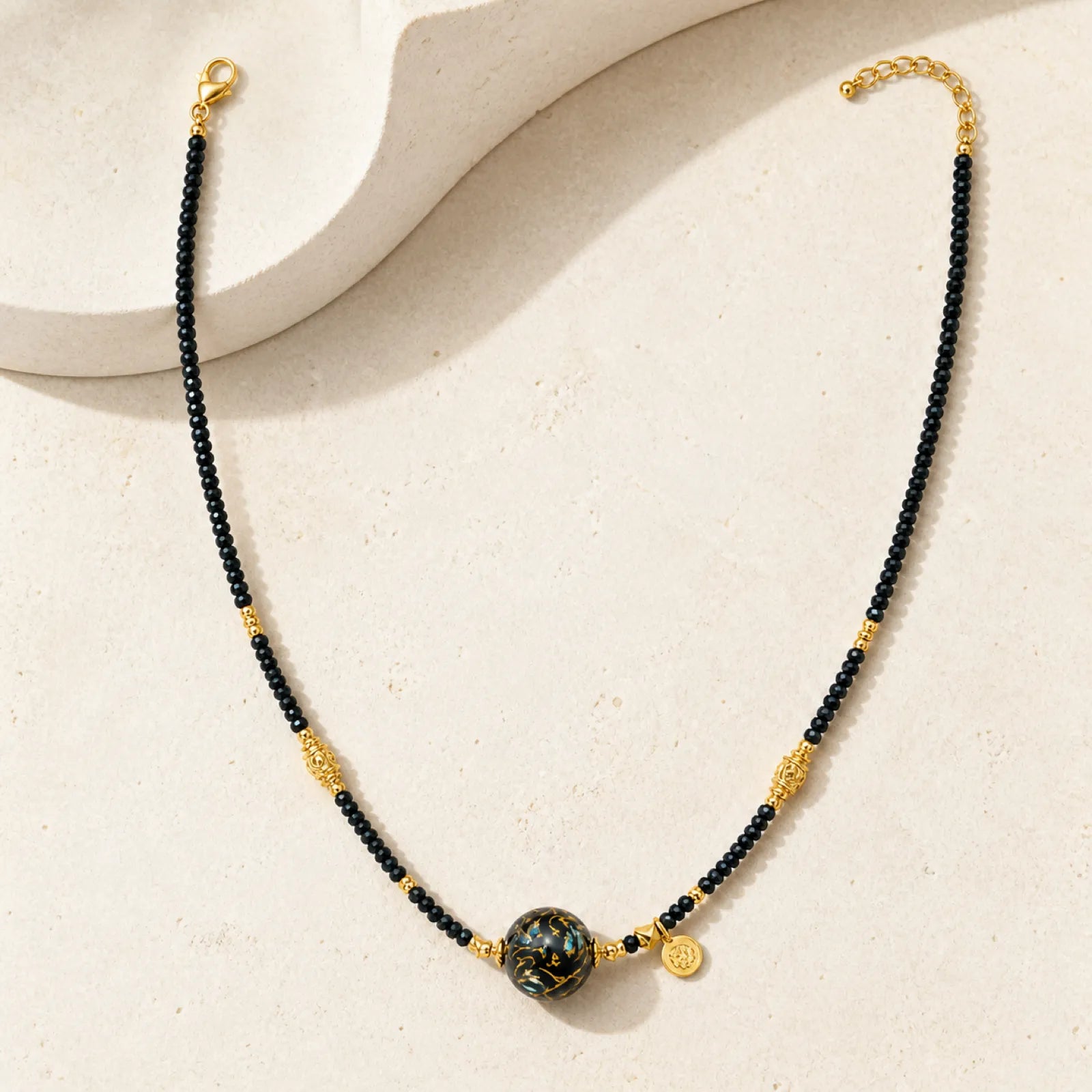 Urushi & 18K Gold Black Spinel Necklace - 05 modern minimal 5 11zon 0a04afba 4969 4119 a74b 16a1c713ee4e