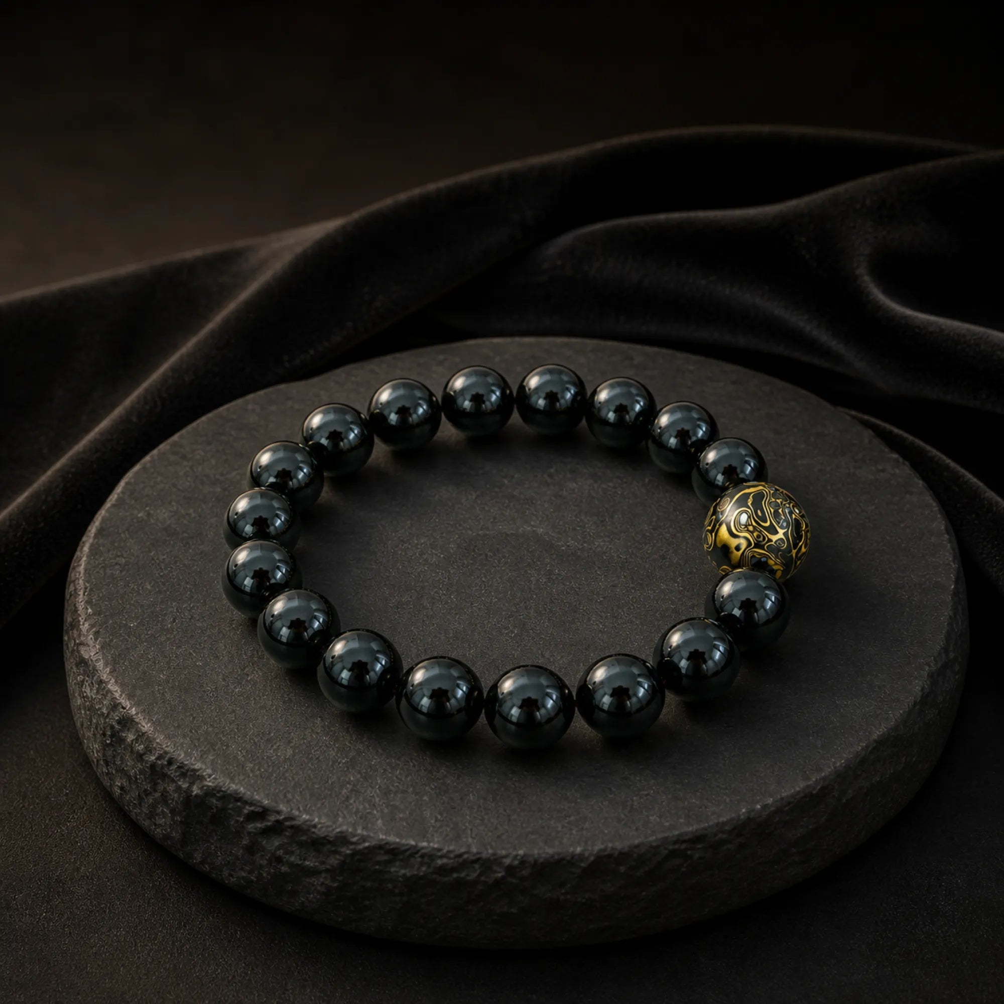 Lacquerware & Black Agate Beaded Bracelet - lifestyle scene 3