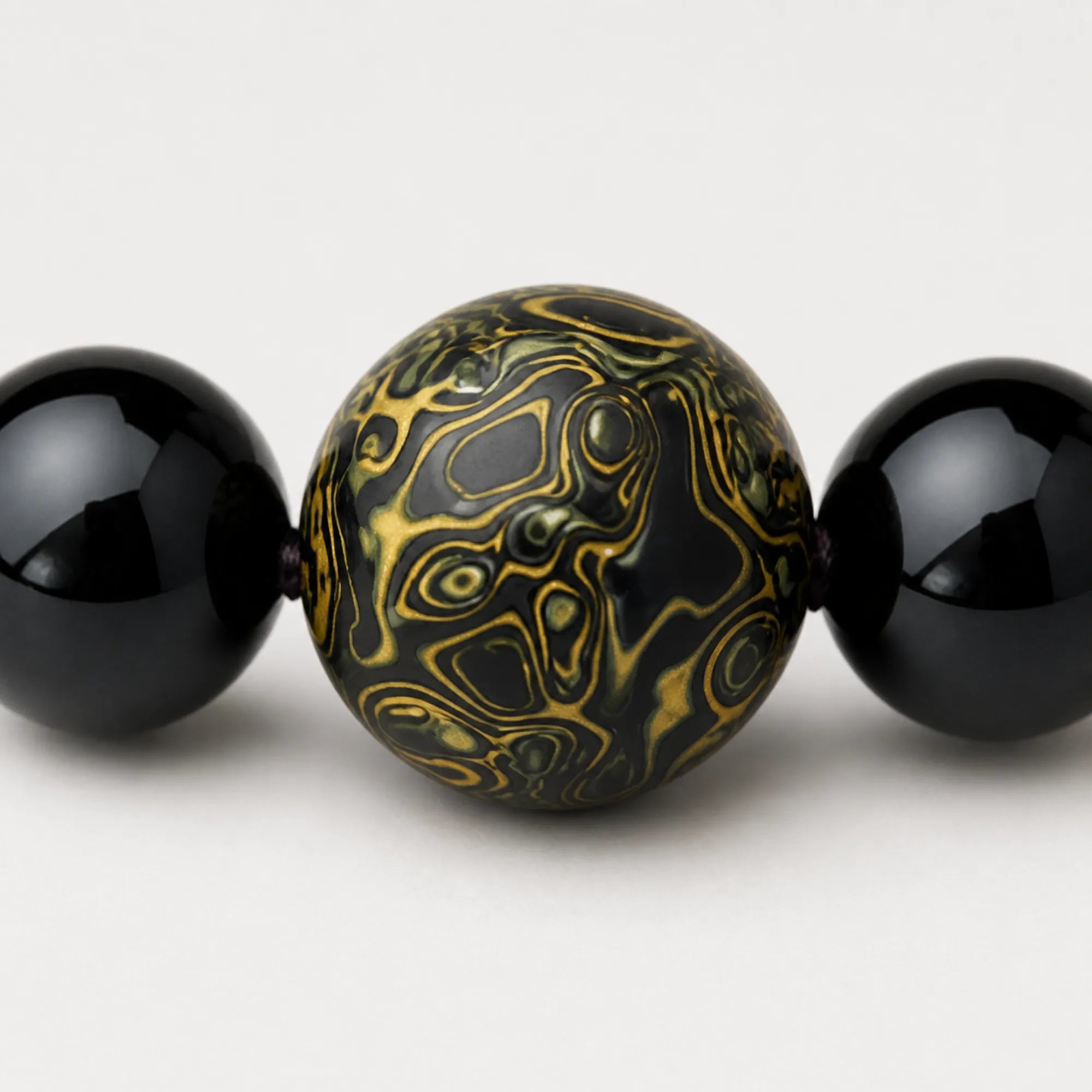 Lacquerware & Black Agate Beaded Bracelet - detail view