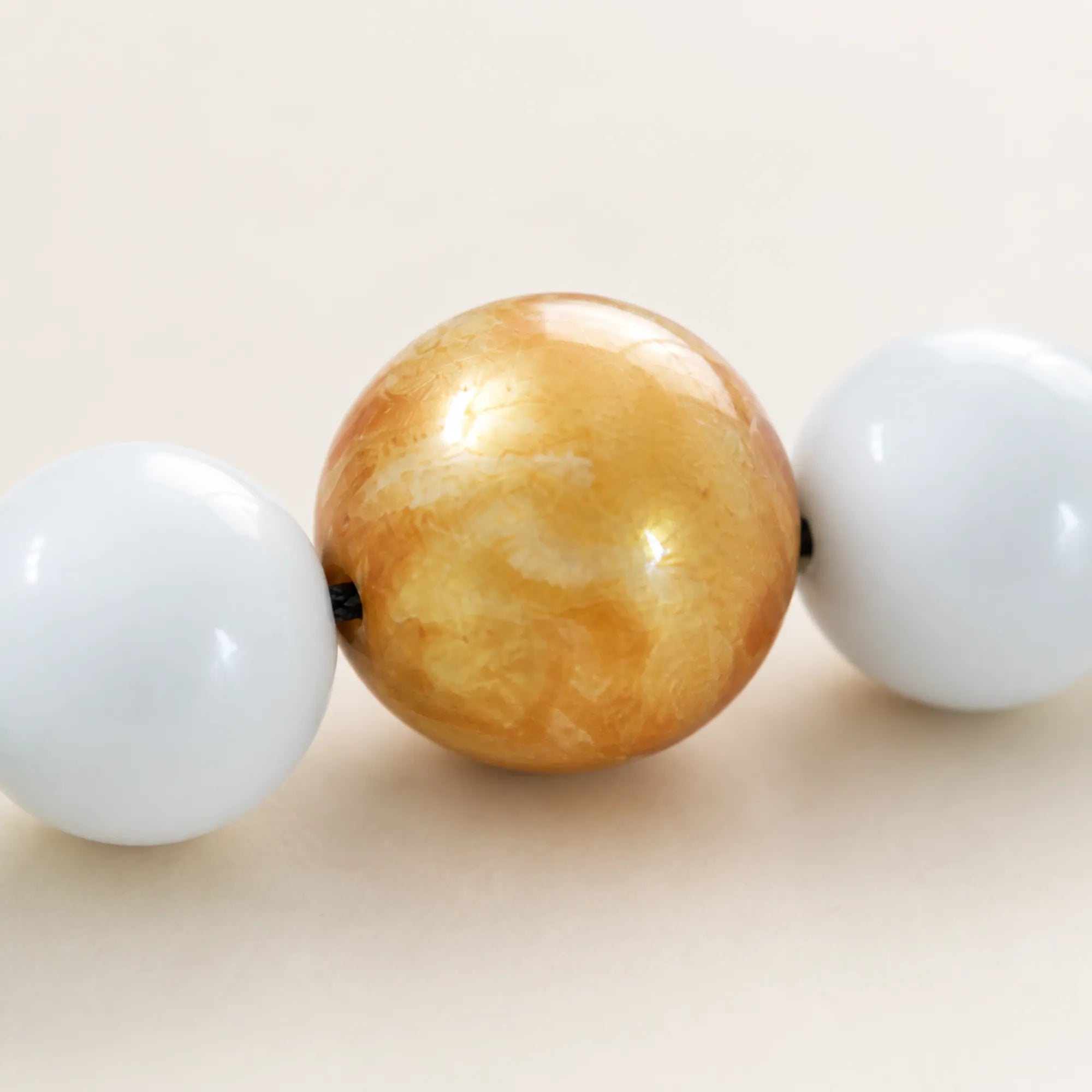 White Jade & Lacquerware Focal Bead Bracelet - detail view