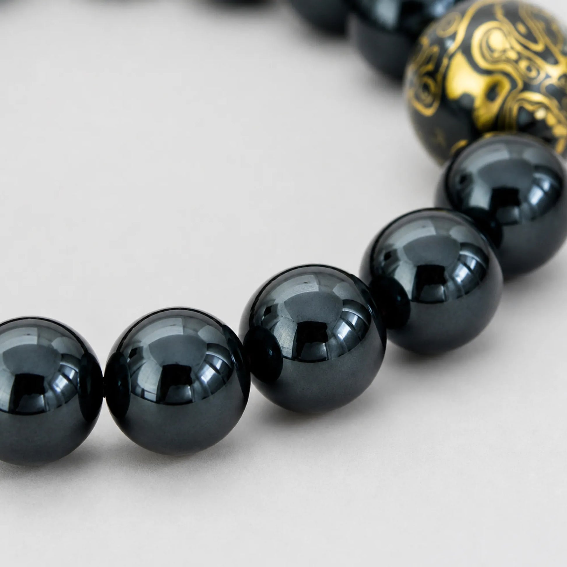 Lacquerware & Black Agate Beaded Bracelet - detail view 2
